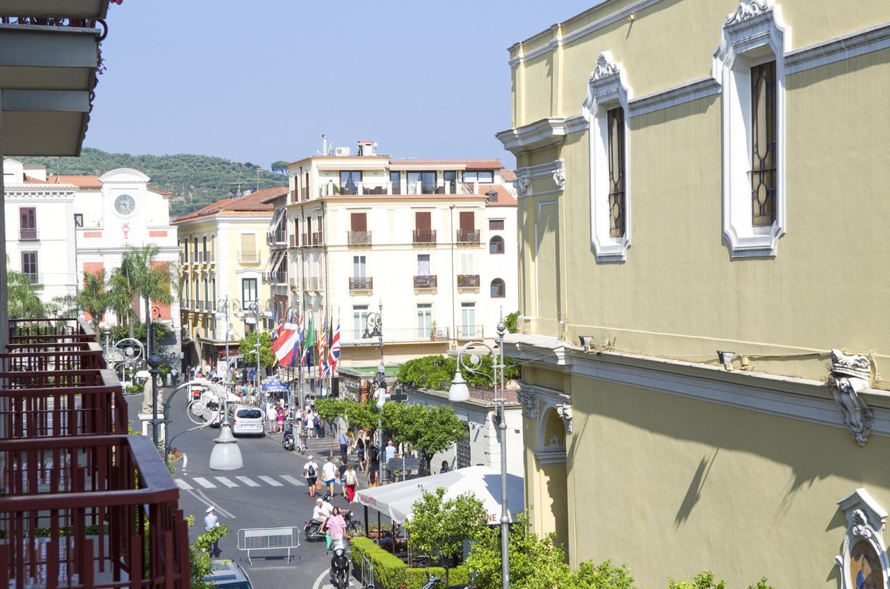 Palazzo Spasiano Rooms - Sorrento Center Экстерьер фото